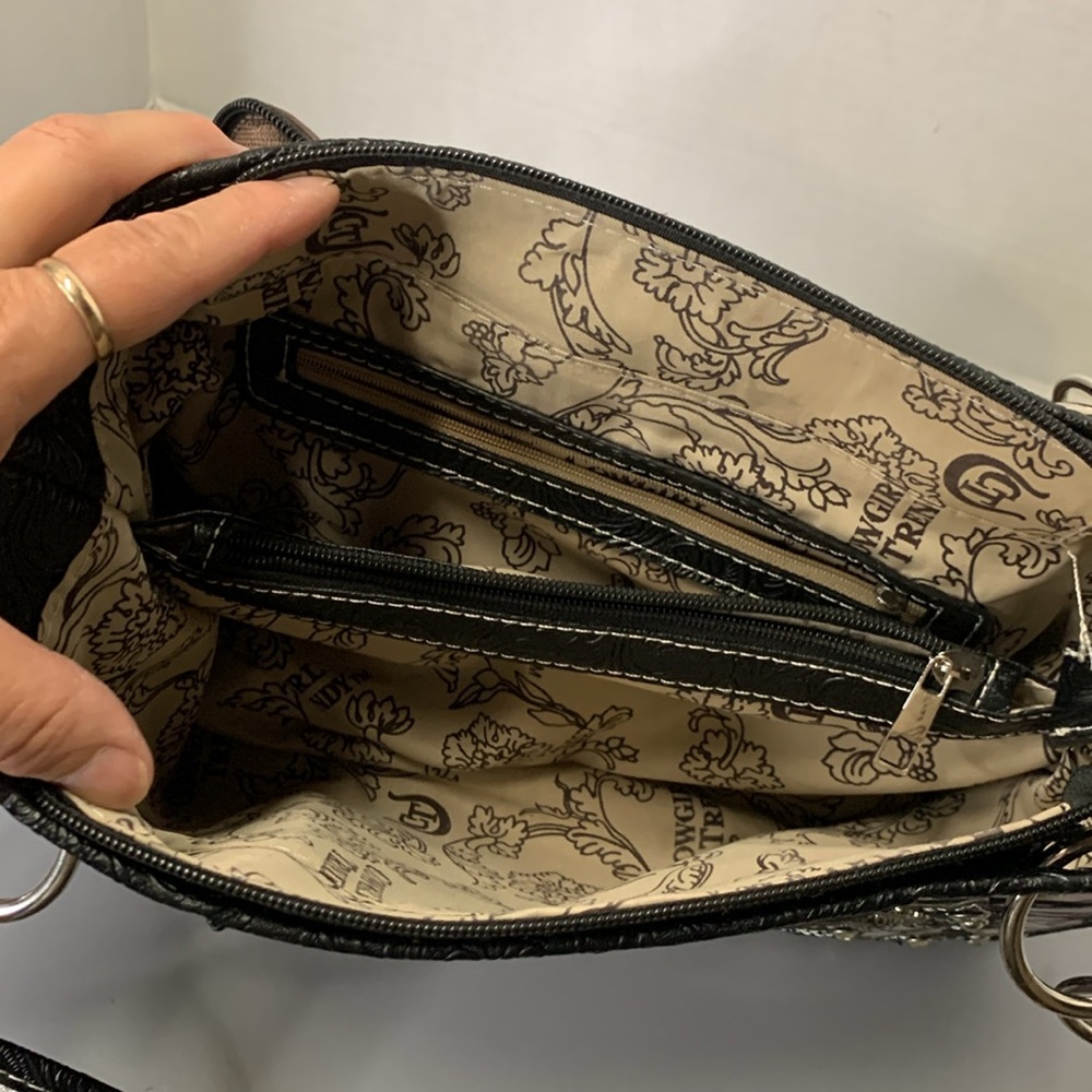 Cowgirl Trendy Camouflage Conceal & Carry Women's Bag - Picture 9 of 14